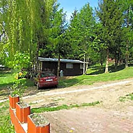 Letniskowy Brozowka 롯지